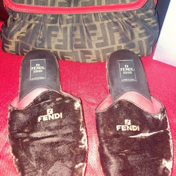 Authentic FENDI HOUSE SLIPPERS - Picture 2 of 7